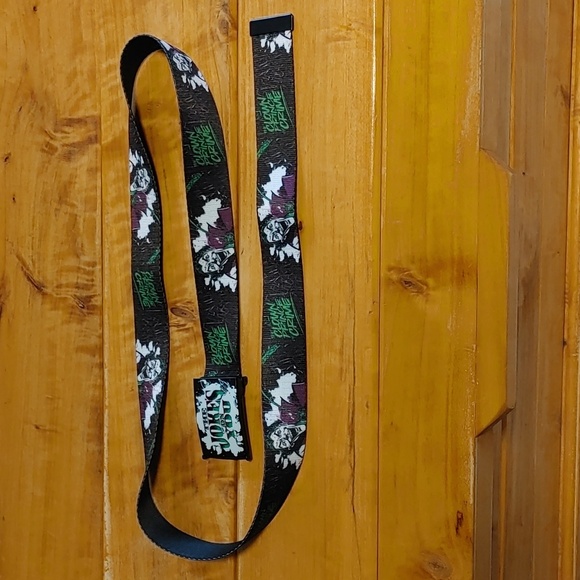 Buckle-Down Joker The Joke's on You DC Comics Nylon Web Belt - Picture 2 of 7